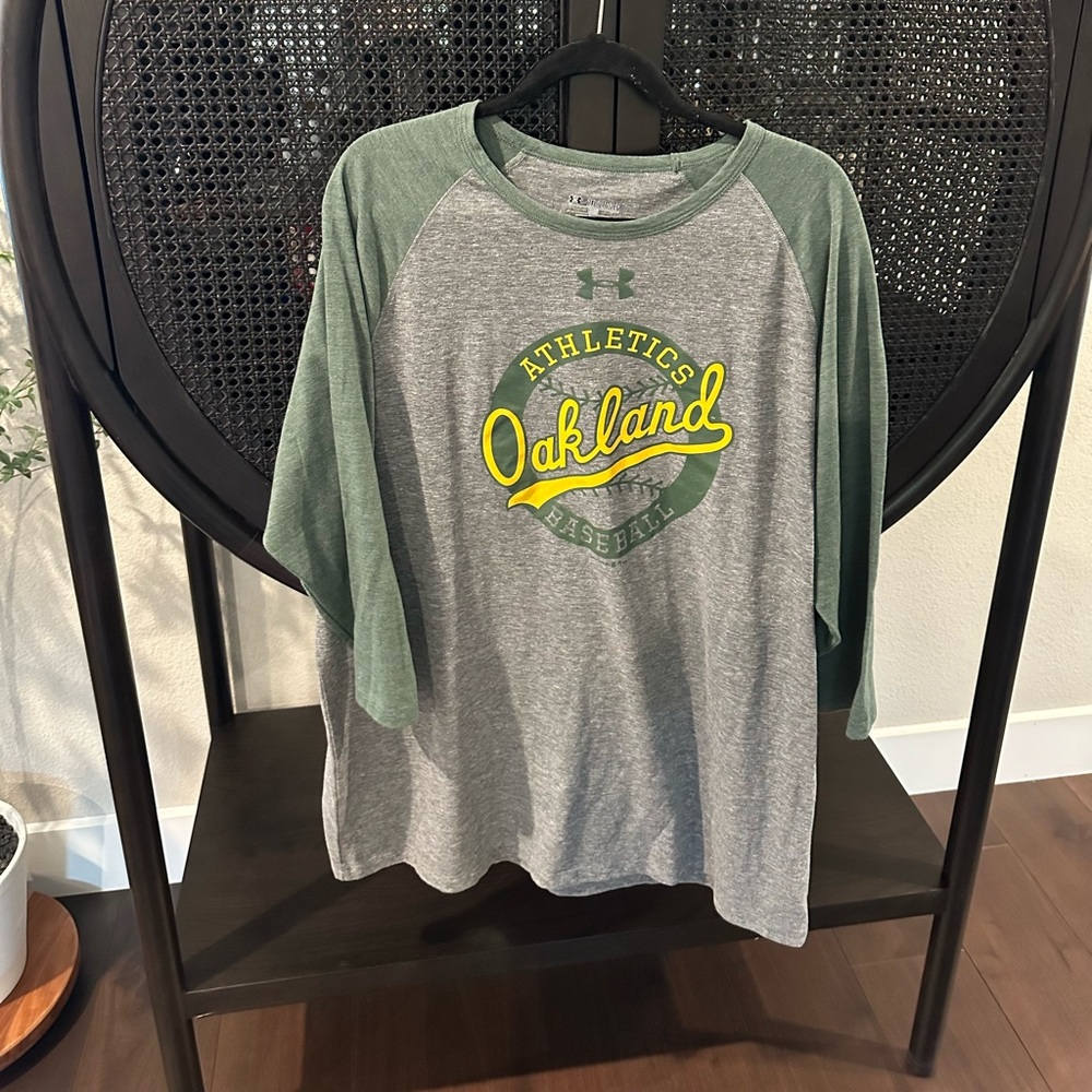 Women’s xxl under armour Oakland A’s baseball tee